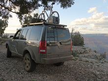 Load image into Gallery viewer, Front Runner Land Rover Discovery 3/4 &amp; LR3/LR4 Ladder
